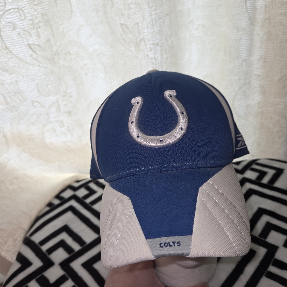 NFL Colts Hat - Picture 2 of 6